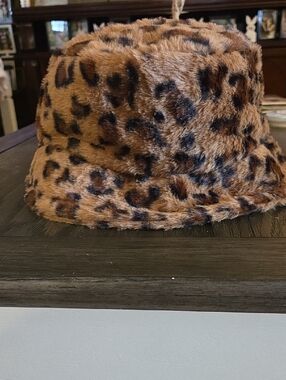 Leopard Print Faux Fur Bucket Hat - Brown